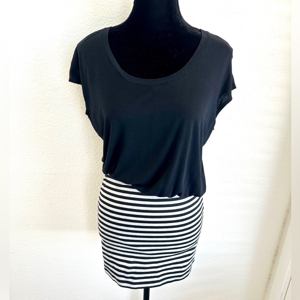 STRIPE 2 FER DRESS - Picture 7 of 8
